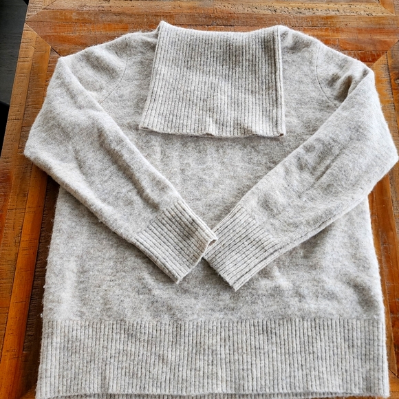 Babaton Women's Turtleneck Sweater - Picture 1 of 9